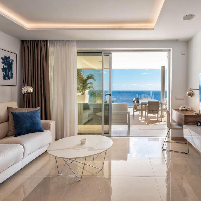 Grand Horizon Luxury Boutique Suites - Apartamento Superior con vistas al mar y jacuzzi - 13