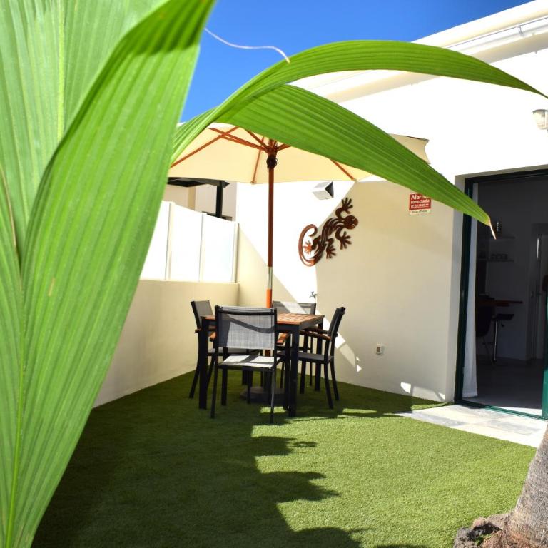 Bungalow La Palmera - 2 bedroom - PLAYA ROCA residence sea front access - Pool View - Free AC - Wifi - Apartamento de 2 dormitorios - 45