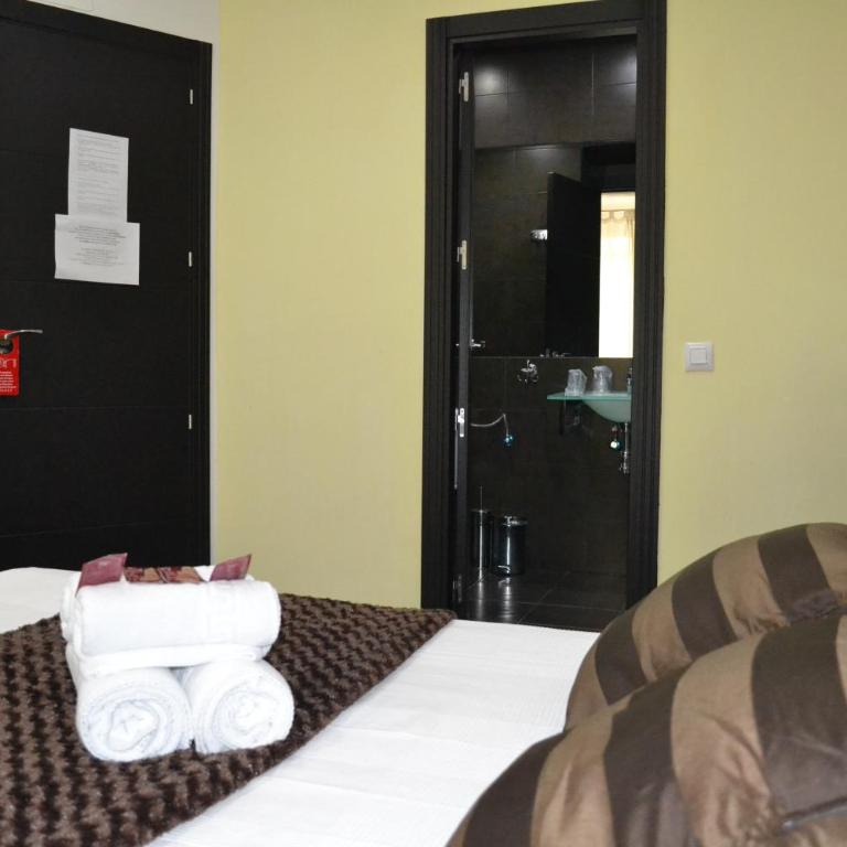 Hostal El Brezo - Habitación Doble con vistas a la ciudad - 27