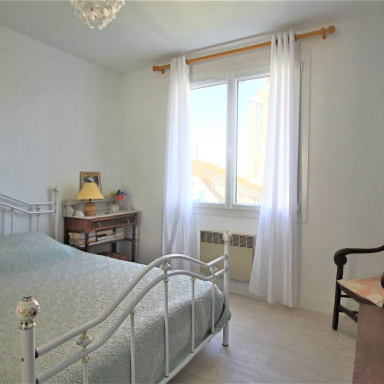 Appartement lumineux pour famille à Royan, quartier calme près du marché, balcon et parking gratuit - FR-1-738-26 - Apartment - 7