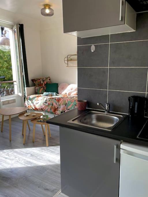 Charming Bright Sunny Studio near Canal St Martin - Appartement 1 Chambre - 14