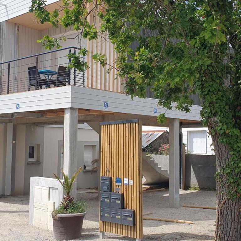 Résidence Salamandre - Maison Bois Cosy Calme avec parking pour 4 à 10 pers idéal couples et familles à 500m de la plage à Saint-Marc-sur-mer - Maison 1 Chambre - 1