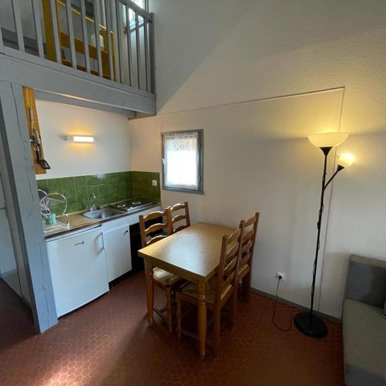 Charmante maisonnette proche du port avec parking et animaux acceptés - FR-1-413-100 - Villa - 4
