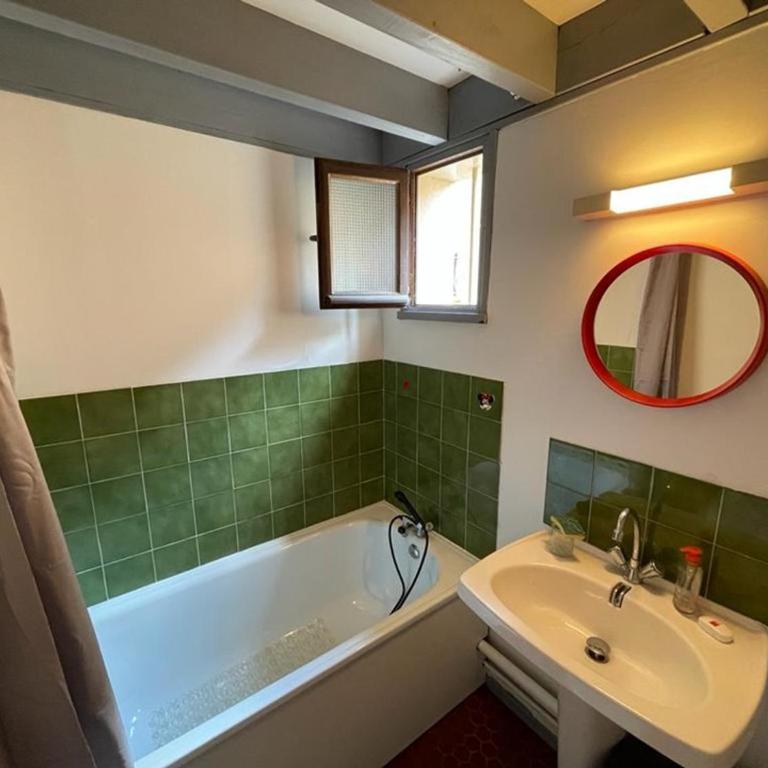 Charmante maisonnette proche du port avec parking et animaux acceptés - FR-1-413-100 - Villa - 8
