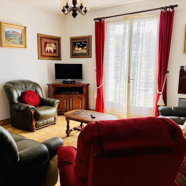Maison T3 à Cambo, Animaux Admis, Parking, Internet - Maison 2 Chambres - 3