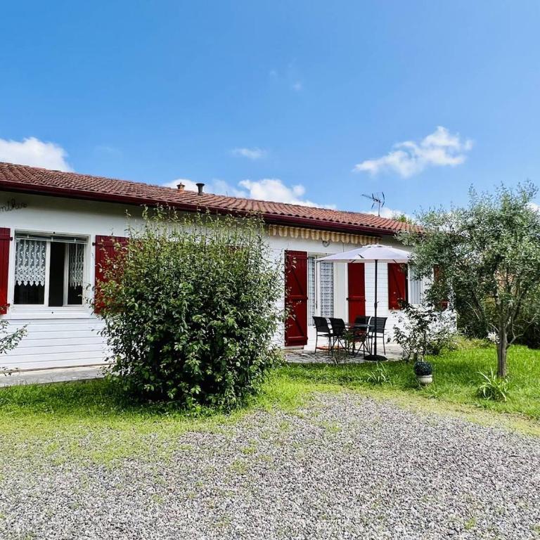 Maison T3 à Cambo, Animaux Admis, Parking, Internet - Maison 2 Chambres - 4