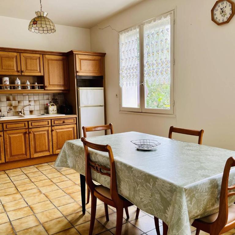 Maison T3 à Cambo, Animaux Admis, Parking, Internet - Maison 2 Chambres - 13