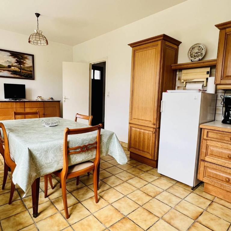 Maison T3 à Cambo, Animaux Admis, Parking, Internet - Maison 2 Chambres - 16