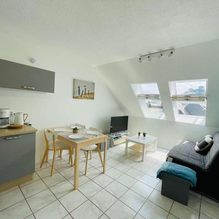 Appartement 3 étoiles à Perros-Guirec, plage de Trestraou, 2-4 pers, parking inclus, proche Thalasso - FR-1-542-44 - Apartment (4 Erwachsene) - 1