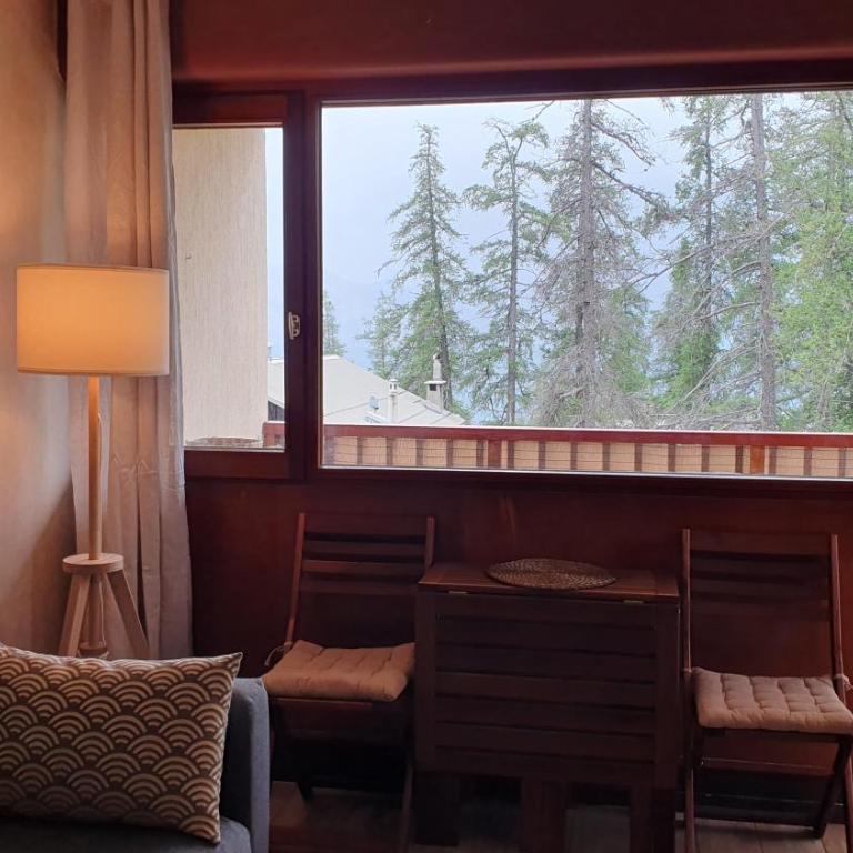 STUDIO CENTRE ET PIED DES PISTES - Studio - Vue sur Montagne - 3