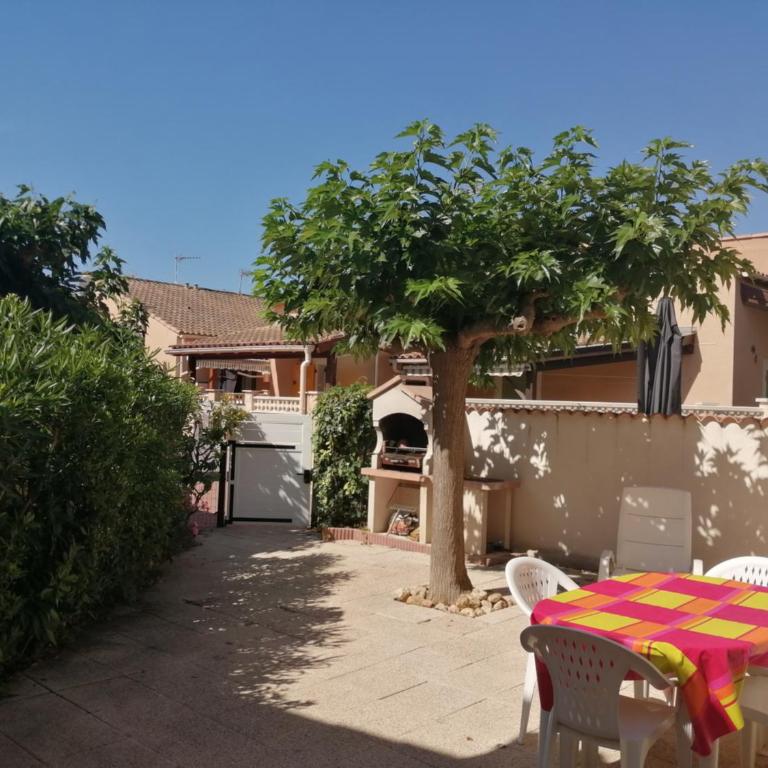 Villa plein sud semi climatisée- 4 couchages, en résidence LES ONDINES avec piscine commune, 500 m de la mer LROND28 - Maison 2 Chambres - 1