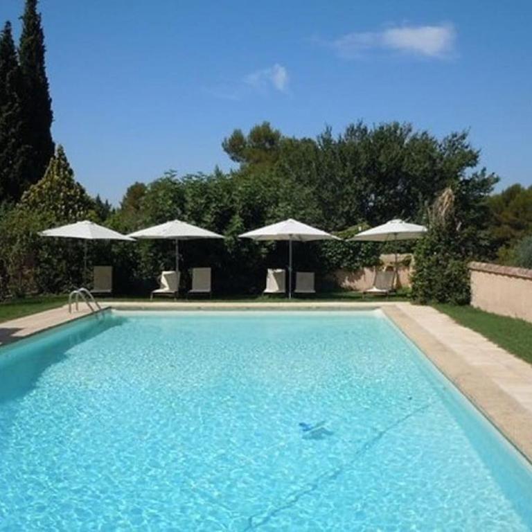 Agréable maison de 65 m2 avec grande piscine - Maison 1 Chambre - 1
