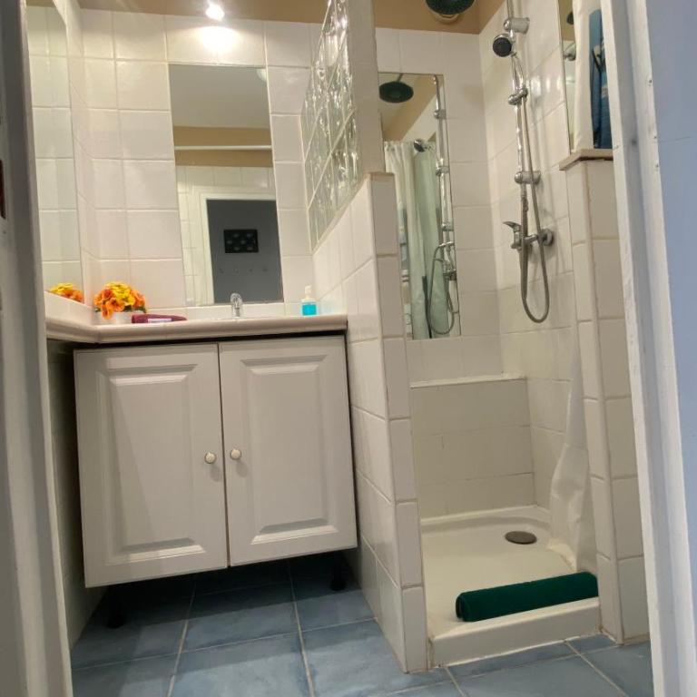 Azur, studio classé, climatisé, wifi, ascenseur, à 75 m de la plage - Monolocale - 12
