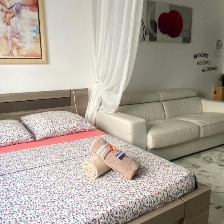 Azur, studio classé, climatisé, wifi, ascenseur, à 75 m de la plage - Monolocale - 9