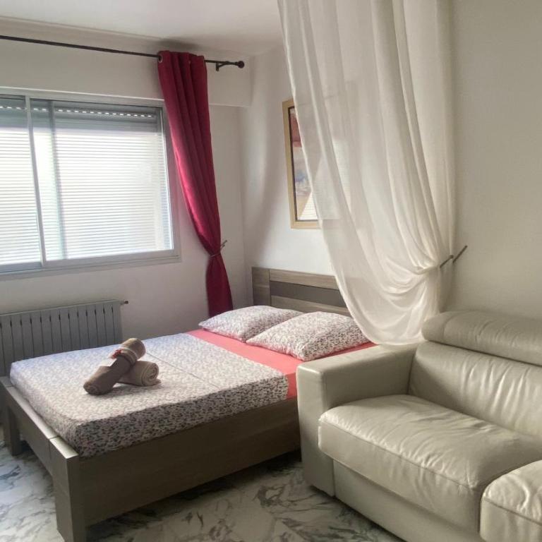Azur, studio classé, climatisé, wifi, ascenseur, à 75 m de la plage - Monolocale - 7