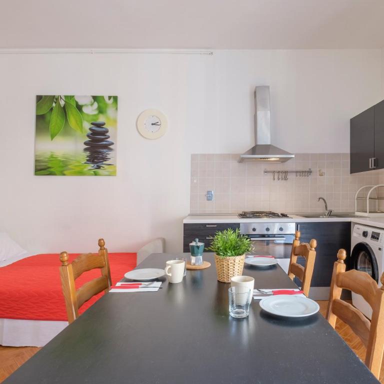 San Pietro House by Studio Vita - One-Bedroom Apartment - 7