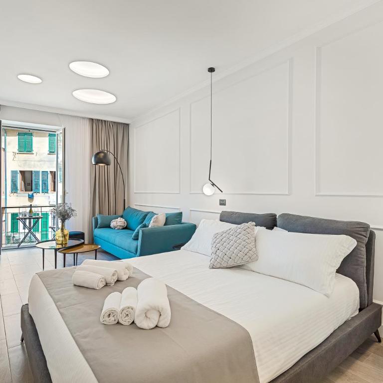 EC Luxury Rooms - Camera Matrimoniale Deluxe con Balcone - 9