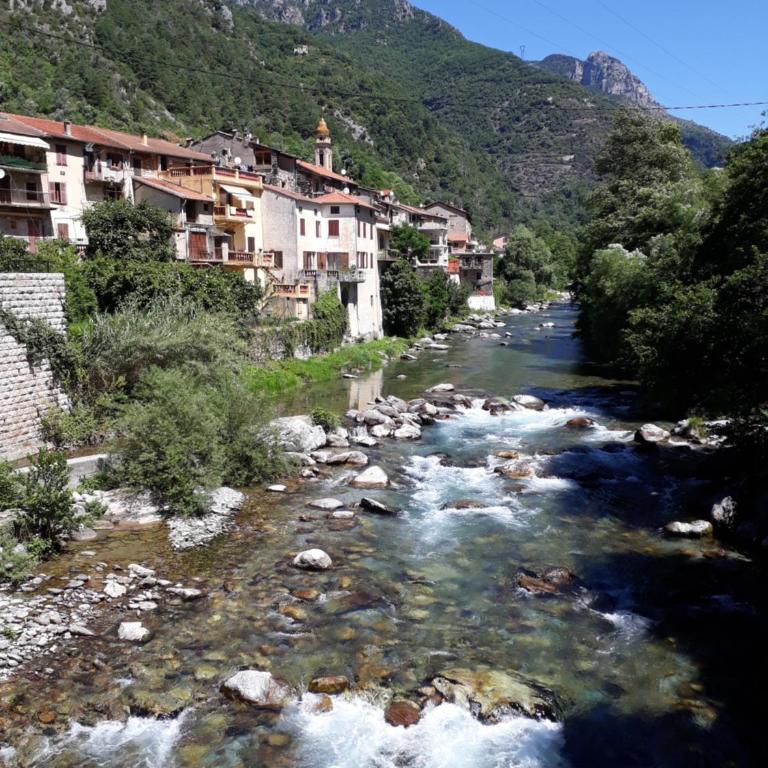 Appartement 2 pièces a Fontan - Vallée de la Roya à 2 pas du Mercantour - Location à la semaine - Arrivée et Départ le samedi ou le dimanche seulement - Appartamento con 1 Camera da Letto - 1