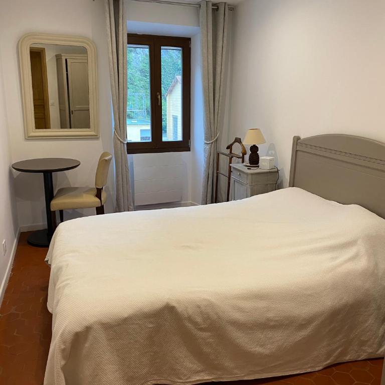 Appartement 2 pièces a Fontan - Vallée de la Roya à 2 pas du Mercantour - Location à la semaine - Arrivée et Départ le samedi ou le dimanche seulement - Appartamento con 1 Camera da Letto - 4
