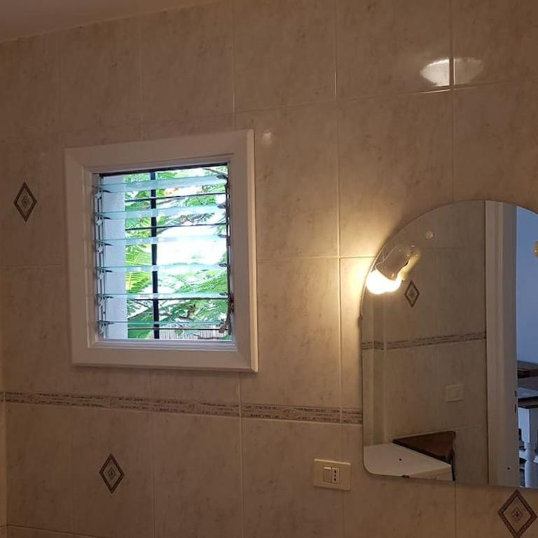 Apartamento Luminoso con Patio y Jardín - Apartamento de 1 dormitorio - 7