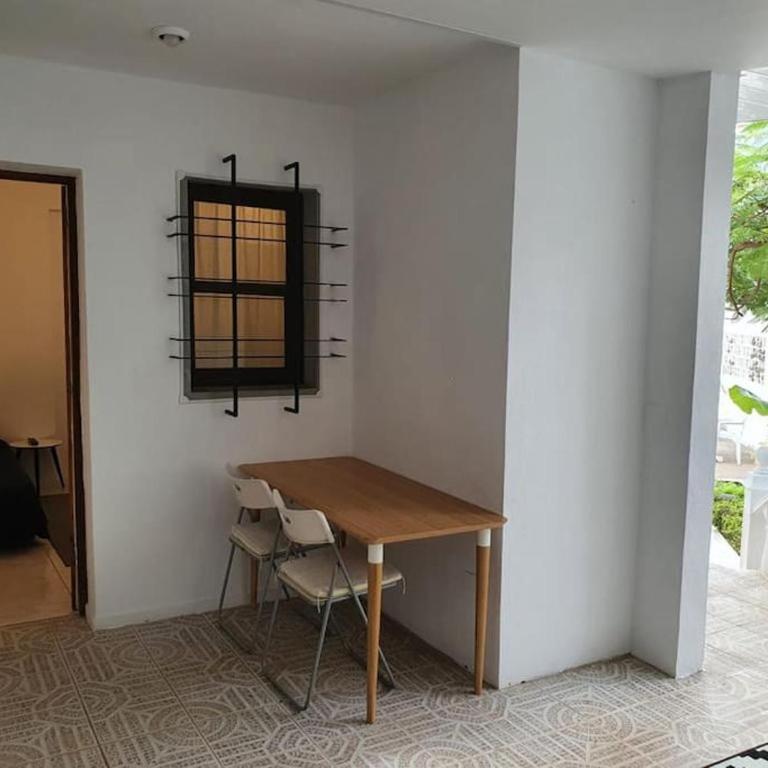 Apartamento Luminoso con Patio y Jardín - Apartamento de 1 dormitorio - 10