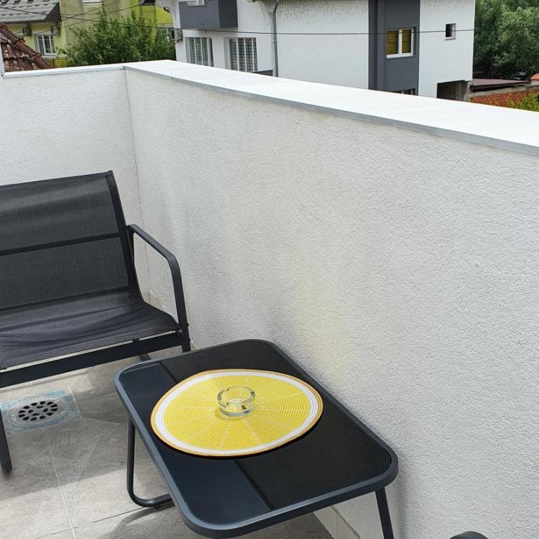 Apartmani Gandi - Deluxe Double Room with Balcony - 12