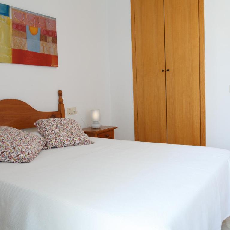 UHC Aquamarina Apartments - One-Bedroom Apartment - 12
