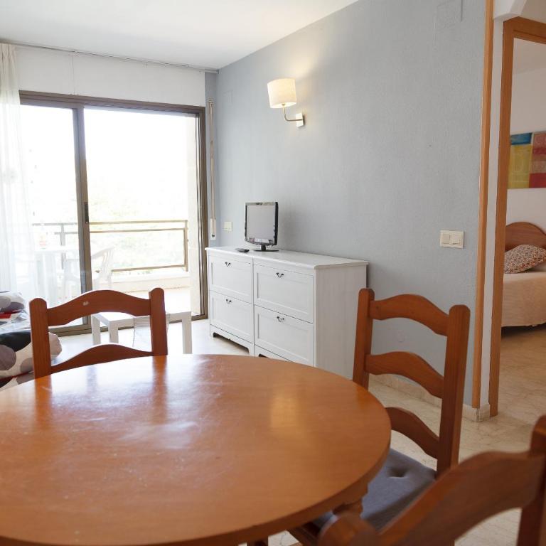 UHC Aquamarina Apartments - One-Bedroom Apartment - 8