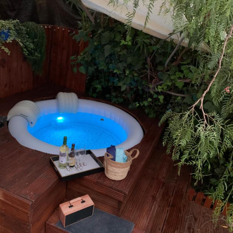 Apartamento con jacuzzi y terraza con opcion a Piscina Privada - Villa con piscina privada - 8