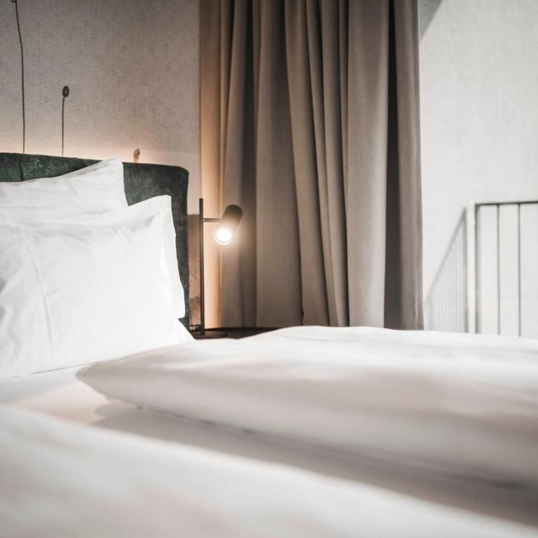 SomVita Suites - Deluxe Suite (Upper Floor) - 2