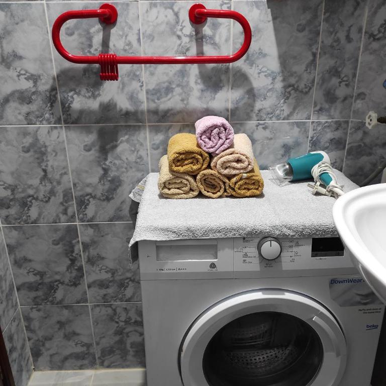 Orange House in nature - One-Bedroom House - 16