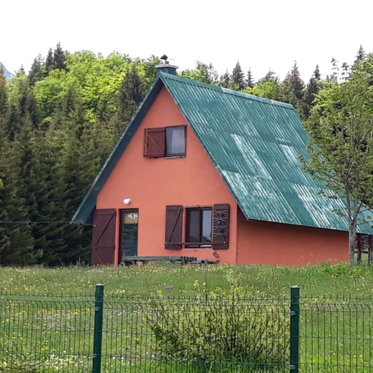 Orange House in nature - One-Bedroom House - 2