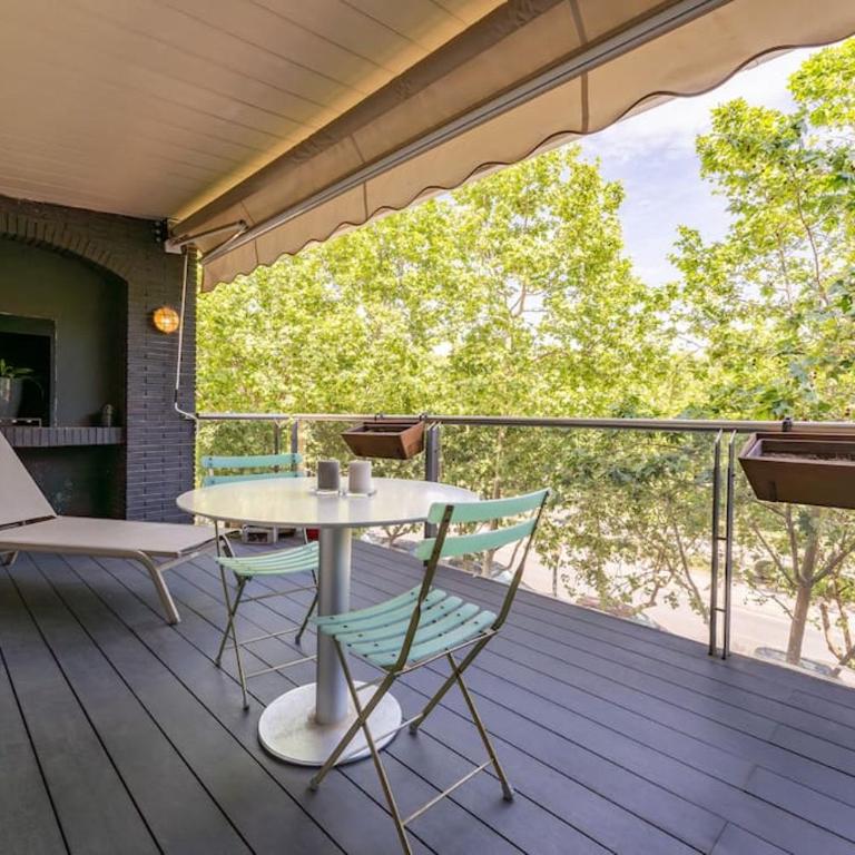 SunAndBed Royal LaSalle - Three-Bedroom Apartment - 3
