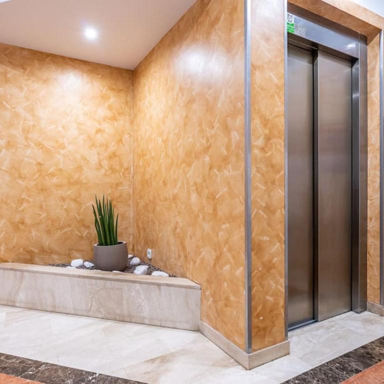 SunAndBed Royal LaSalle - Three-Bedroom Apartment - 11
