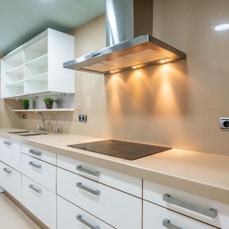 SunAndBed Royal LaSalle - Three-Bedroom Apartment - 17