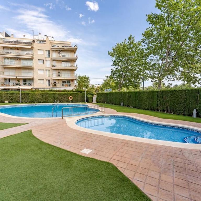 SunAndBed Royal LaSalle - Three-Bedroom Apartment - 21