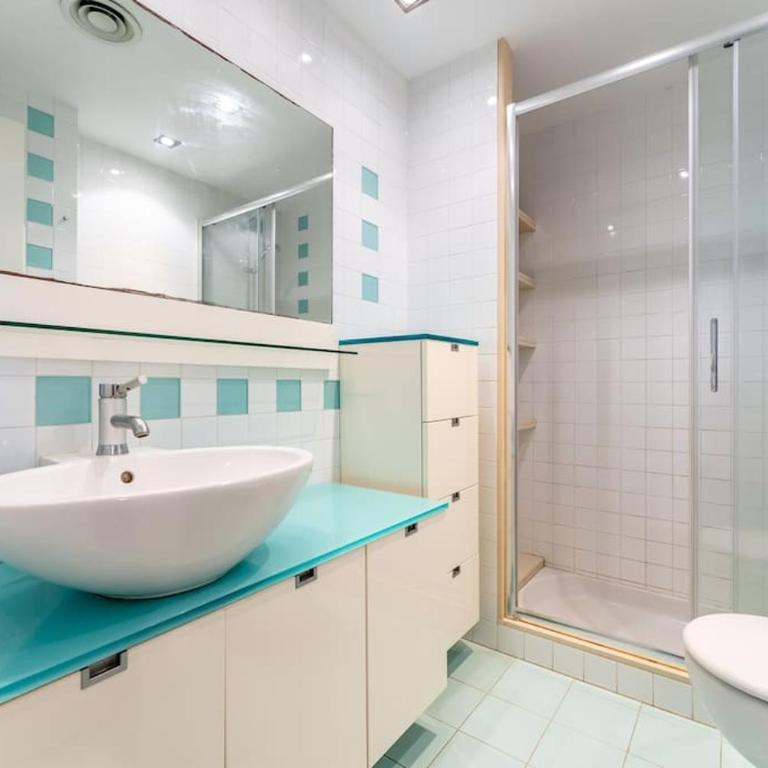 SunAndBed Royal LaSalle - Three-Bedroom Apartment - 22