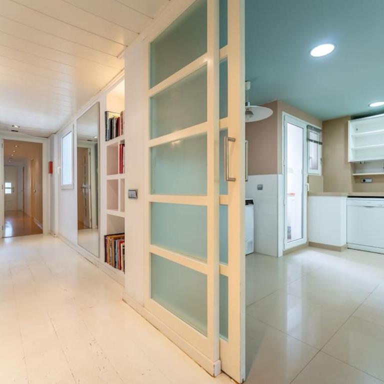SunAndBed Royal LaSalle - Three-Bedroom Apartment - 34