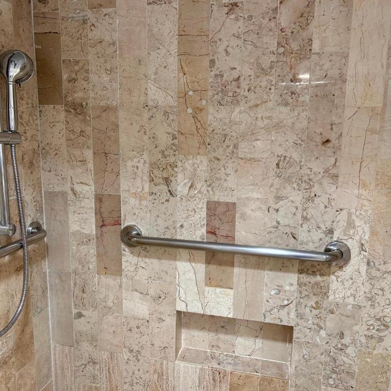 Holiday Inn Merida by IHG - Standard Double Room with Two Double Beds - Disability Access - 4