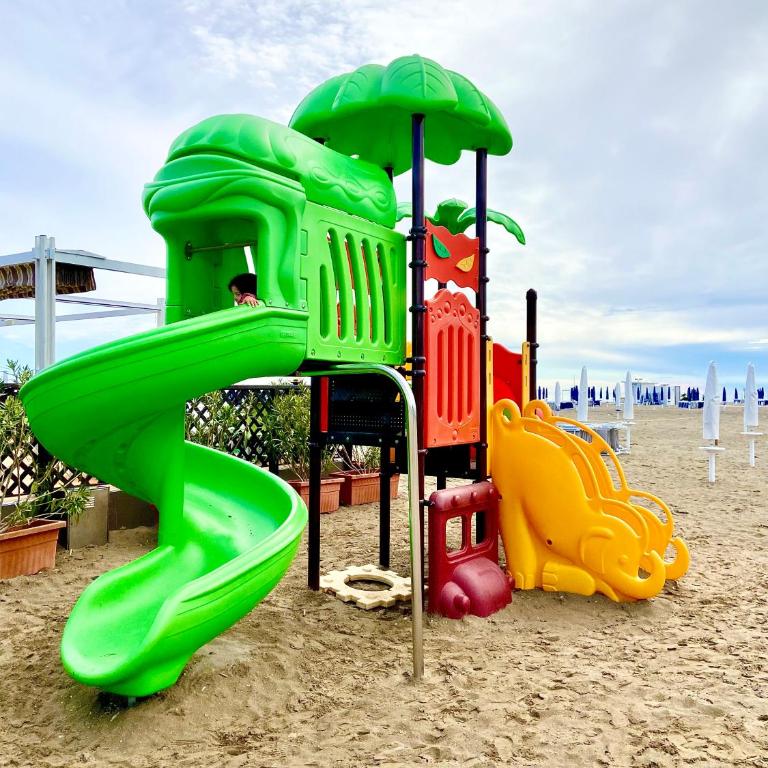 BeachfrontGrado Seaview Apartment & Parking Costa Azzurra - Appartamento con 3 Camere da Letto - 25