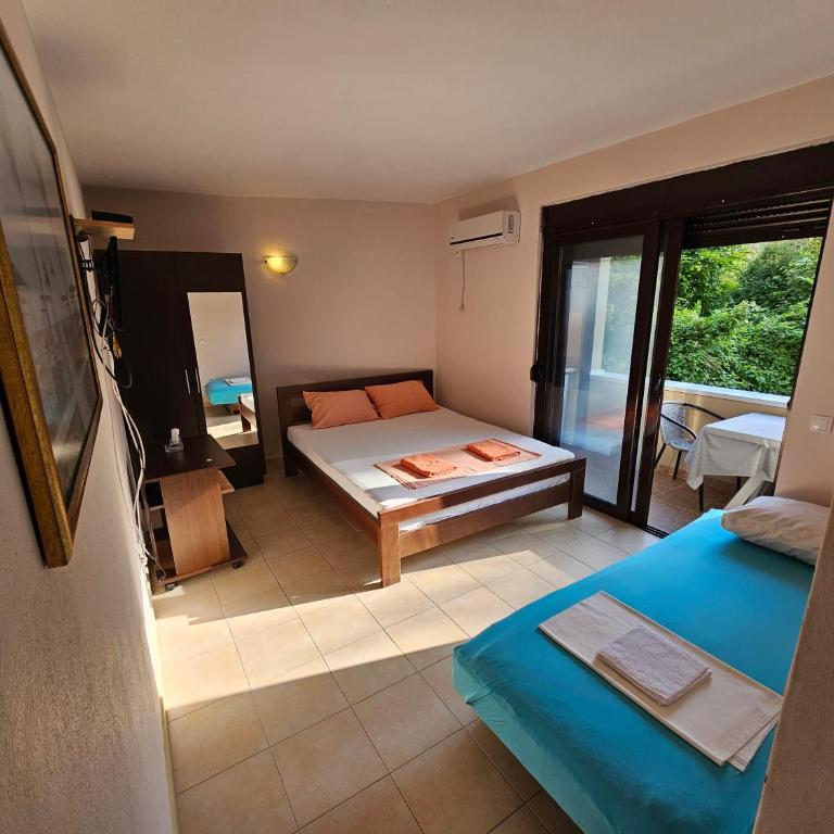 Zak Apartments - One-Bedroom Apartment - 3