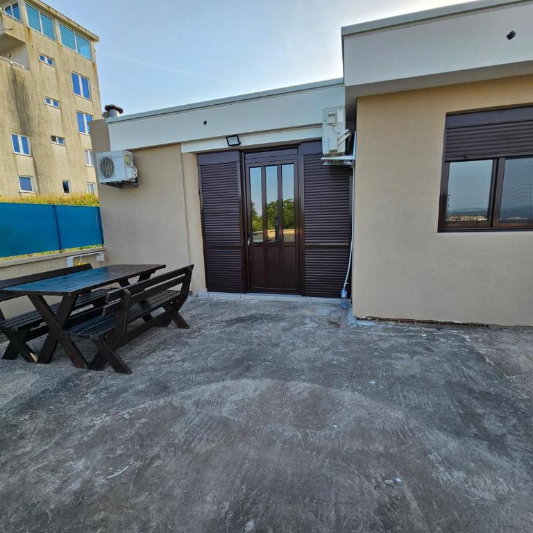 Zak Apartments - One-Bedroom Apartment - 1