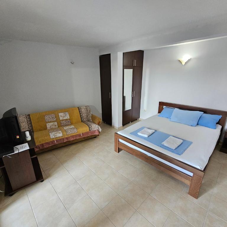 Zak Apartments - One-Bedroom Apartment - 2