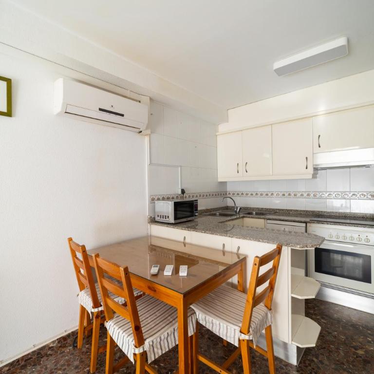 (Playa Voramar) Apartamento hasta 6 personas - Two-Bedroom Apartment - 8