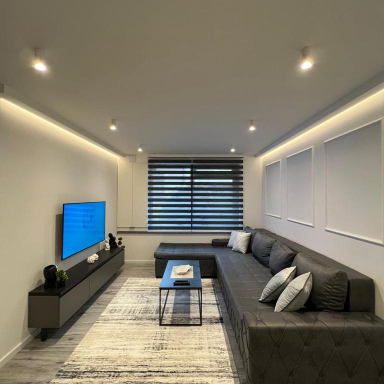 Tao Apartment, Sarajevo - Free Parking & Private Garage - Two-Bedroom Apartment - 3