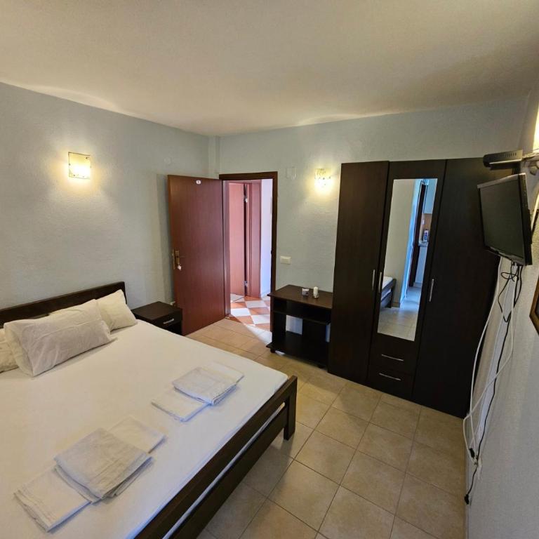 Zak Apartments - One-Bedroom Apartment - 4