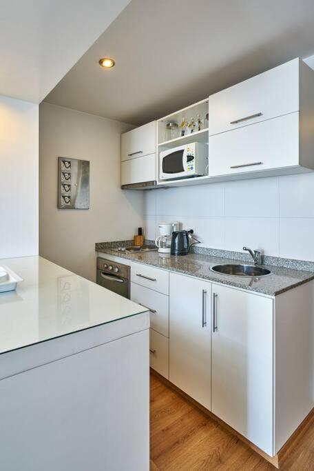 WEHOST BSAS - Premium Studio en San Telmo c PILETA GYM - Apartamento de 1 dormitorio - 5