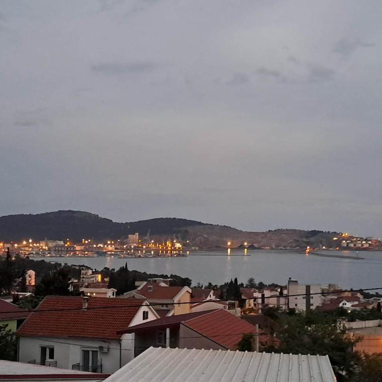 apartman ANAMI - Two-Bedroom Apartment - 6