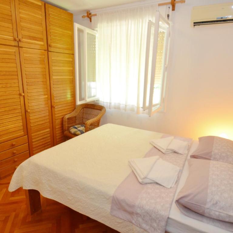 Apartment OAZA - Two-Bedroom Apartment - 14
