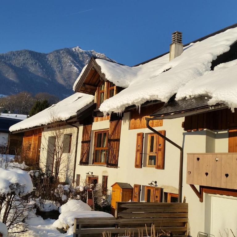 Mansion in Albertville near Ski Slopes - Maison de Vacances Six Chambres - 24